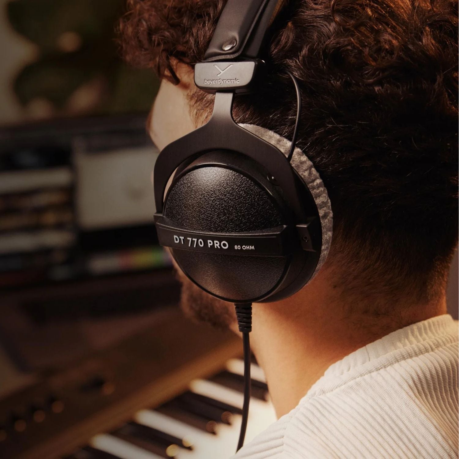 Fone Beyerdynamic DT 770 Pro 80 Ohm - Som Impecável e Conforto