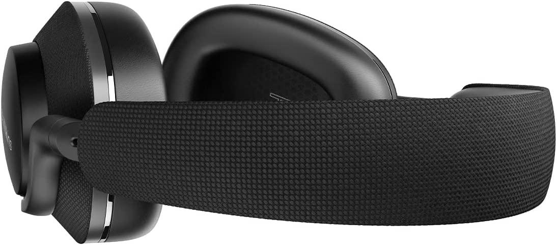Experience crystal clear audio with Bowers & Wilkins Px7S2 Experience crystal clear audio with Bowers & Wilkins Px7S2